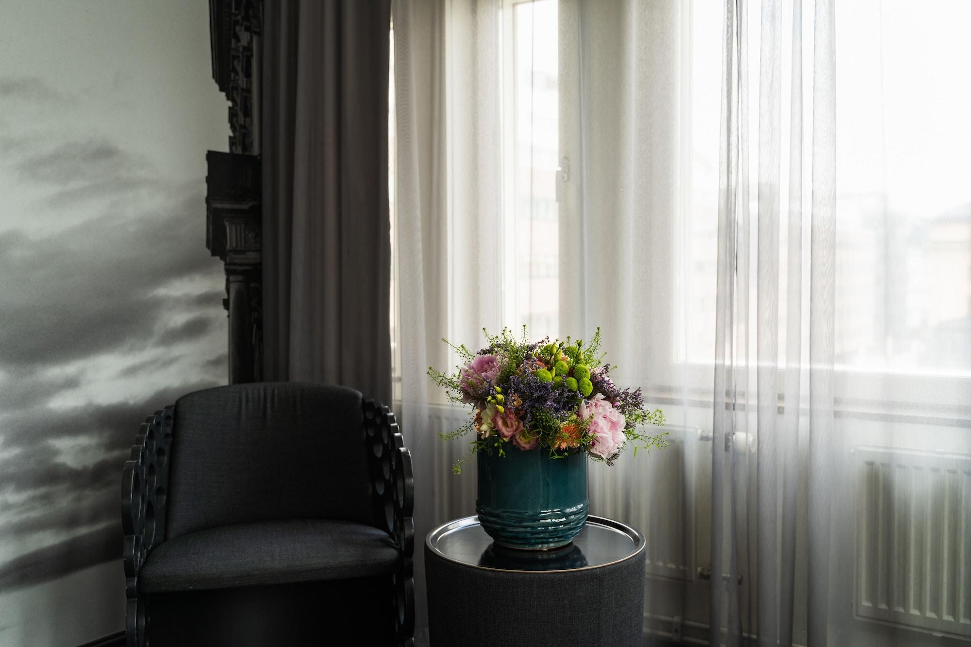 C Hotel 4*